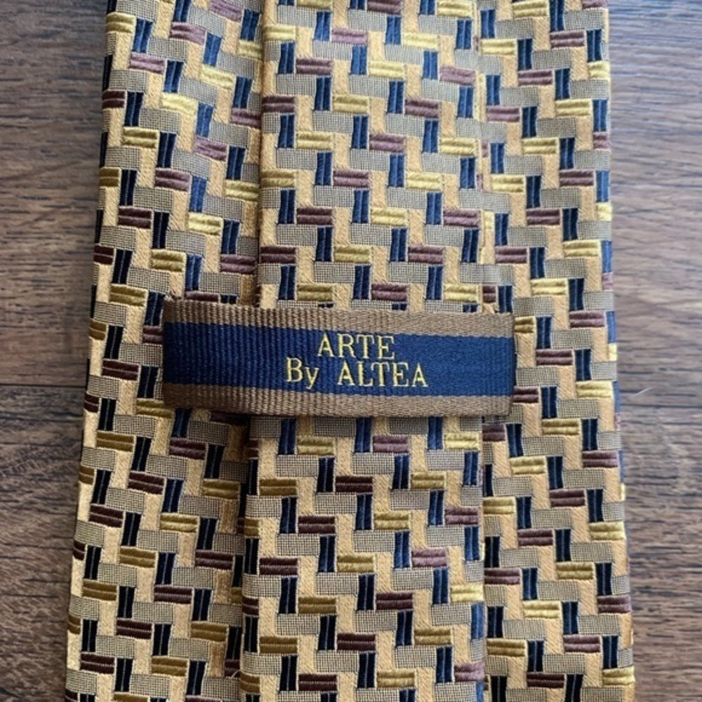 Altea “Seven Fold” Hand Made Silk Tie - Picture 2 of 8